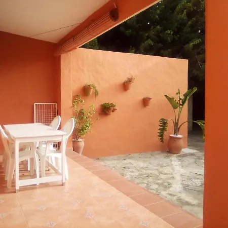 Apartamento Villa Encarna alojamientos turísticos con piscina comunitaria *